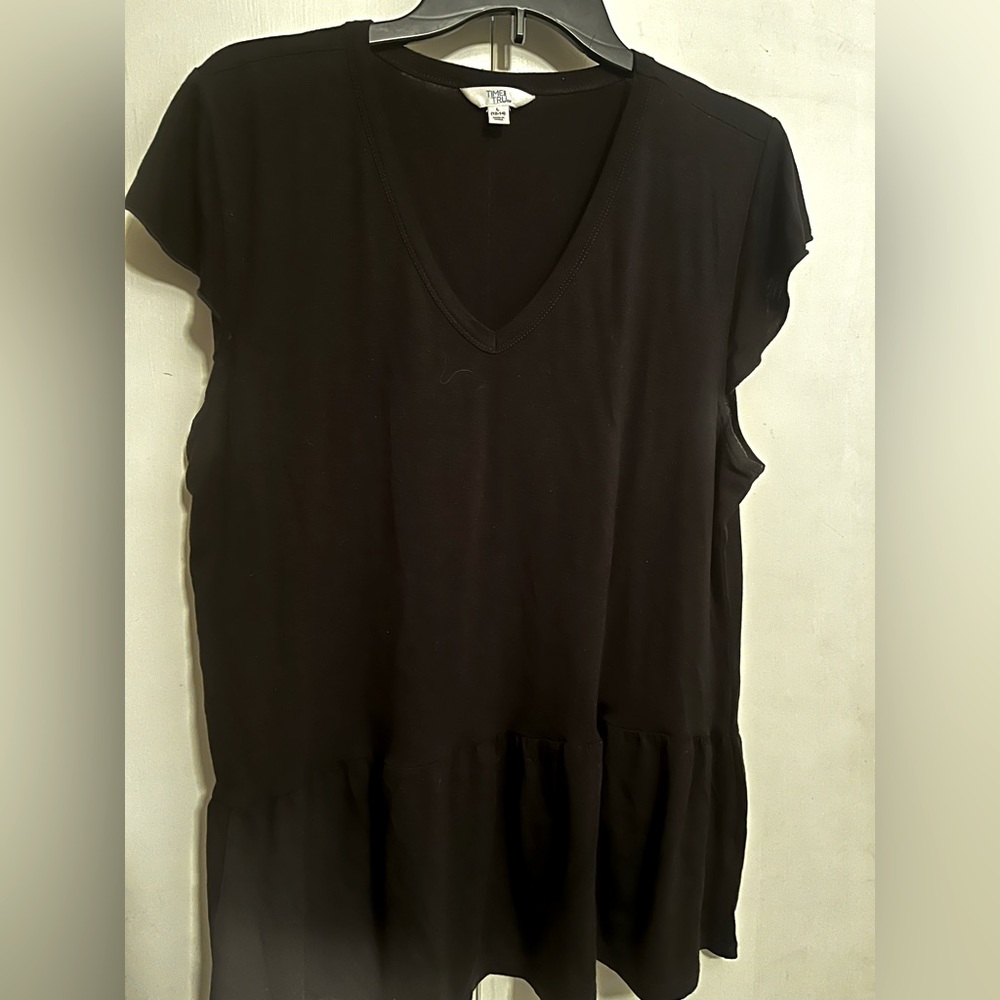 Women’s Black flutter sleeve baby doll too, Sz Lg